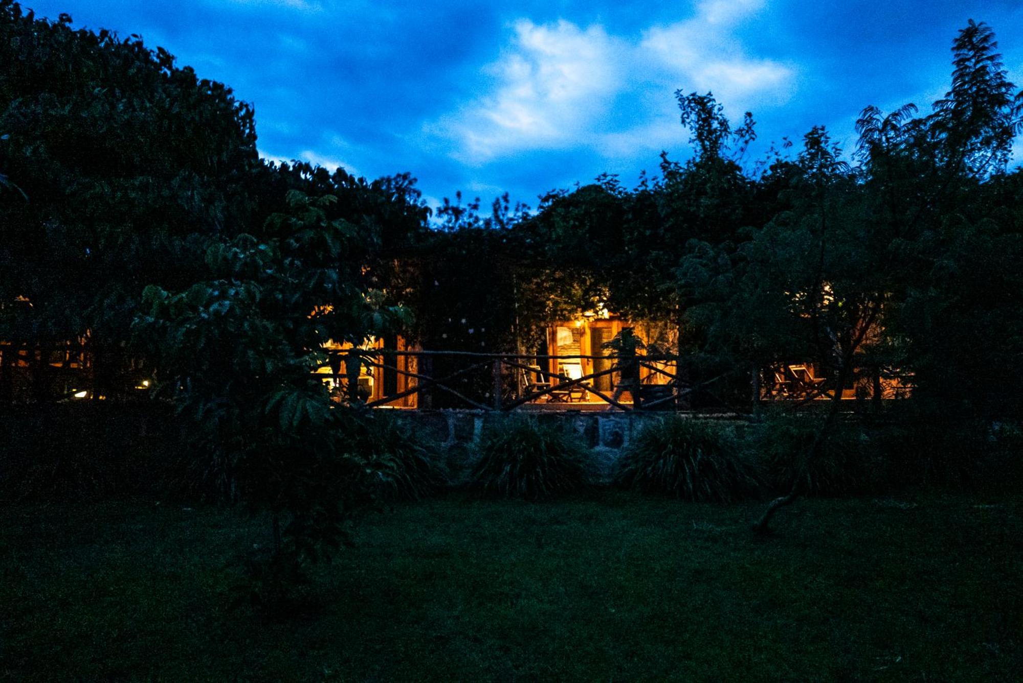 Akagera Transit Lodge 외부 사진